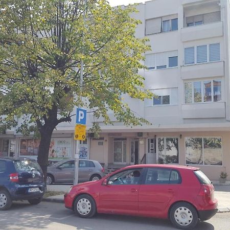 Apartmani Bonaca U Centru Niksica Exterior foto